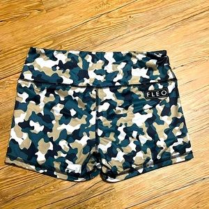 FLEO - Power High Rise Camo Shorts - Spandex - Large